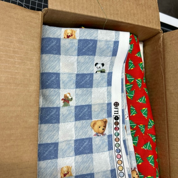 Colorful Fabric Bundle with Patterns - Picture 3 of 3